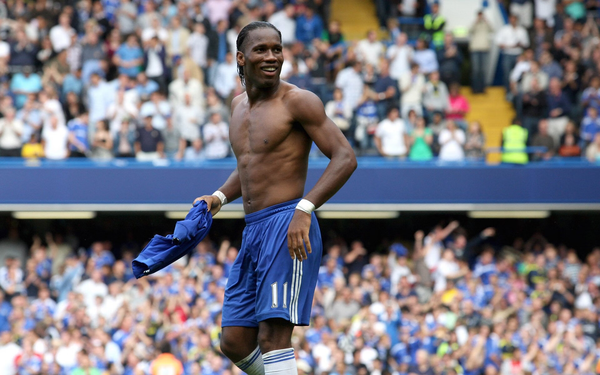 《英雄联盟》跨界合作“未来之战”势不可挡!